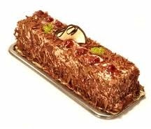 Taze Muz İçeren 4-6 Kişilik Baton Yaş Pasta